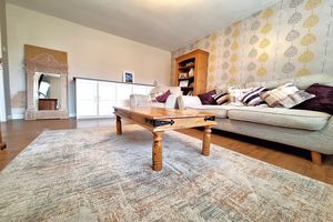 Lounge- click for photo gallery
